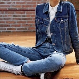 NWOT Levi's Original Trucker Jacket